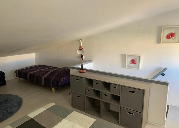 L Appart D Ange 2 Idealement Situe 47M2 Entre Le Port Et Le Village