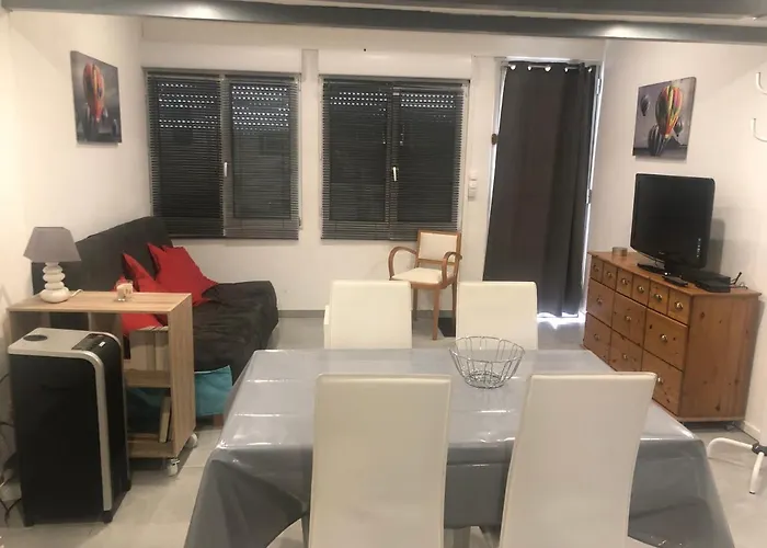 L Appart D Ange 2 Idealement Situe 47M2 Entre Le Port Et Le Village
